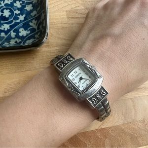 Geneva ladies silver tone cuff bracelet fashion watch NEW BATTERY